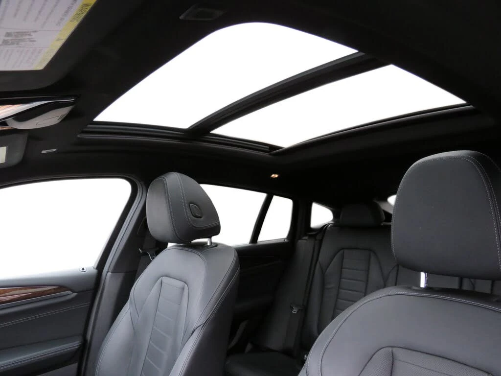 BMW X4 X-Drive* Distronic* Обдухване* 360* Хедъп, снимка 9 - Автомобили и джипове - 54454824