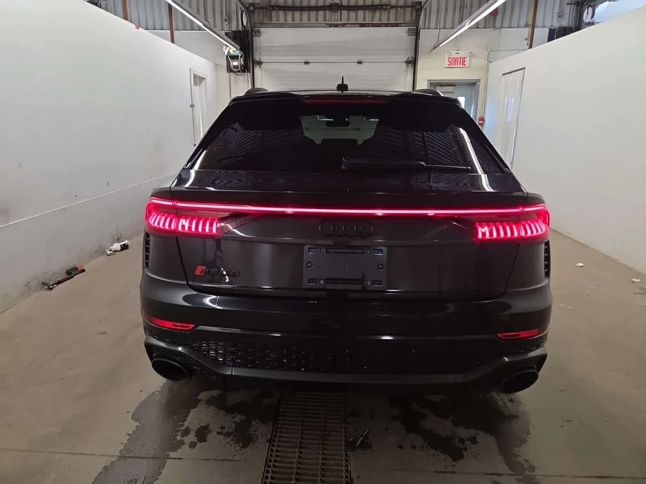 Audi RSQ8 ДИСТРОНИК * 360  * PANO * ОДБУХВАНЕ * , снимка 17 - Автомобили и джипове - 54569035