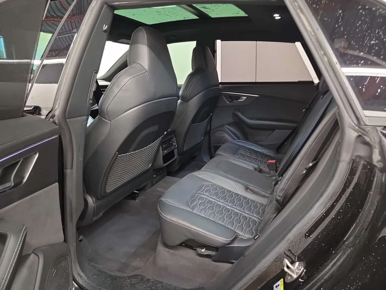 Audi RSQ8 ДИСТРОНИК * 360  * PANO * ОДБУХВАНЕ * , снимка 12 - Автомобили и джипове - 54569035