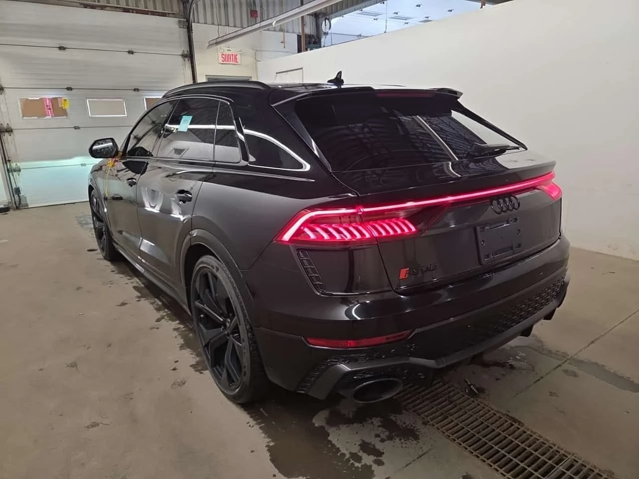 Audi RSQ8 ДИСТРОНИК * 360  * PANO * ОДБУХВАНЕ * , снимка 4 - Автомобили и джипове - 54569035