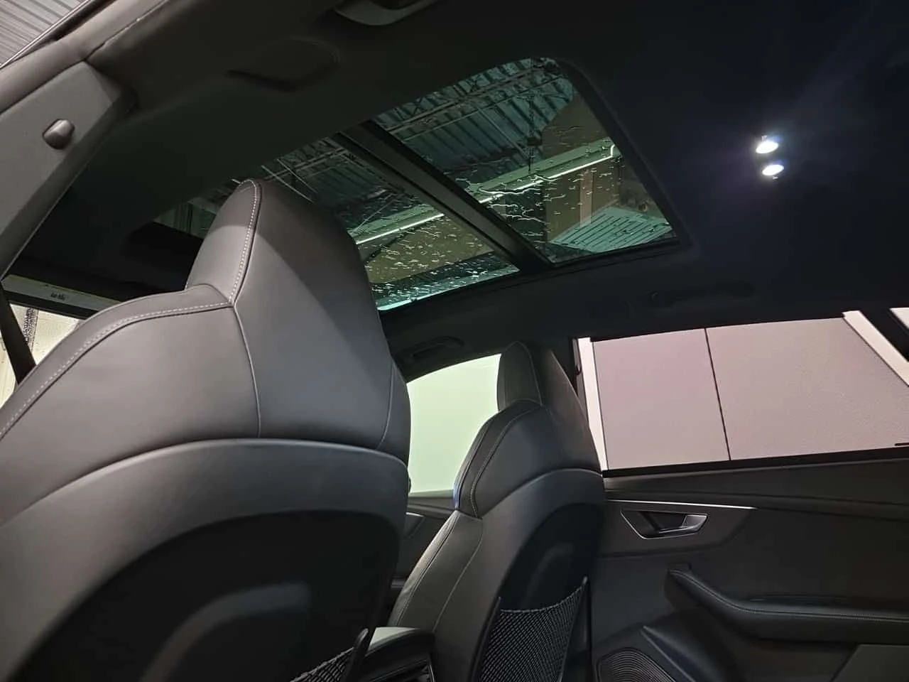 Audi RSQ8 ДИСТРОНИК * 360  * PANO * ОДБУХВАНЕ * , снимка 13 - Автомобили и джипове - 54569035