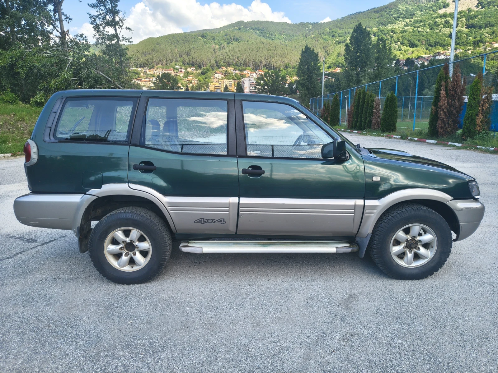 Nissan Terrano 2.7 125 клима, снимка 5 - Автомобили и джипове - 54967633
