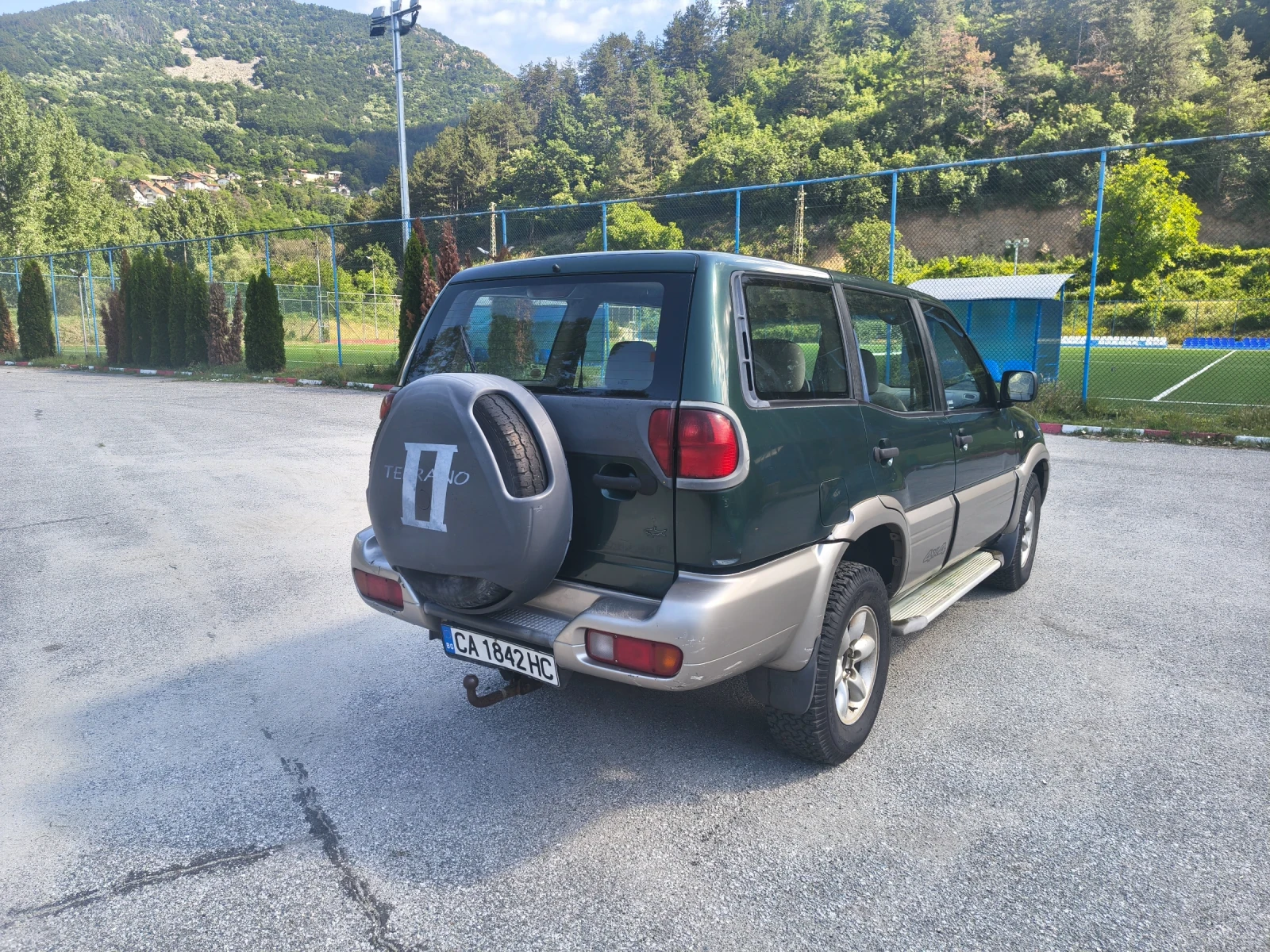 Nissan Terrano 2.7 125 клима, снимка 4 - Автомобили и джипове - 54967633