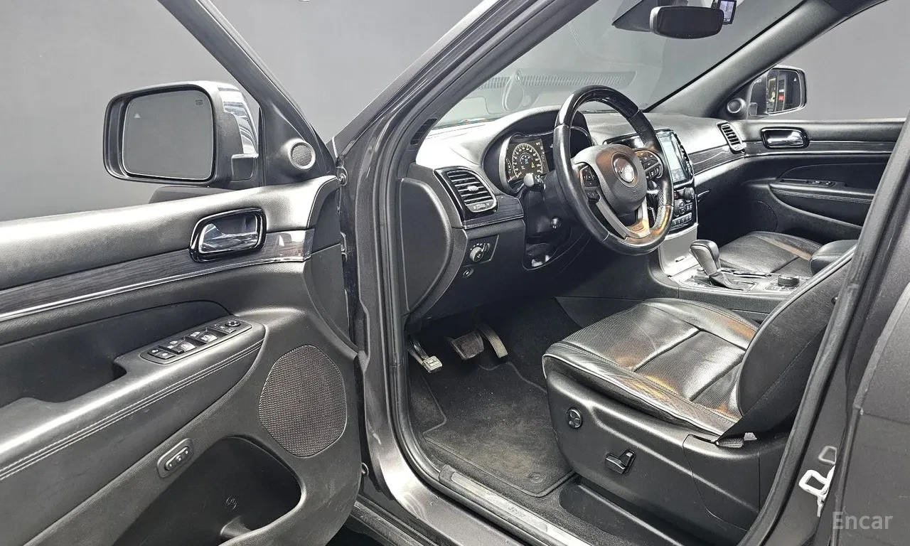 Jeep Grand cherokee 3.6 OVERLAND / ОБДУХ / DISTRONIC / ДВОЙНА ПАНОРАМА, снимка 7 - Автомобили и джипове - 55070366