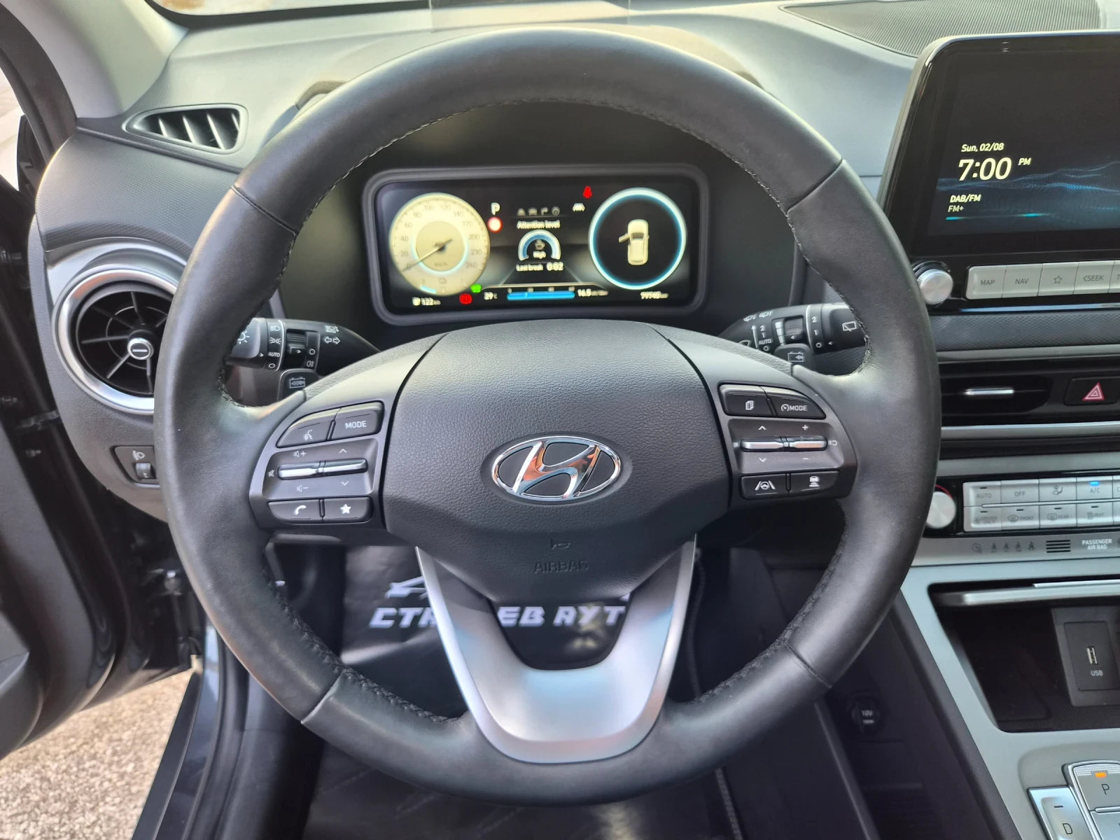 Hyundai Kona Premium/64kwh/22г/Гаранция , снимка 15 - Автомобили и джипове - 55513725