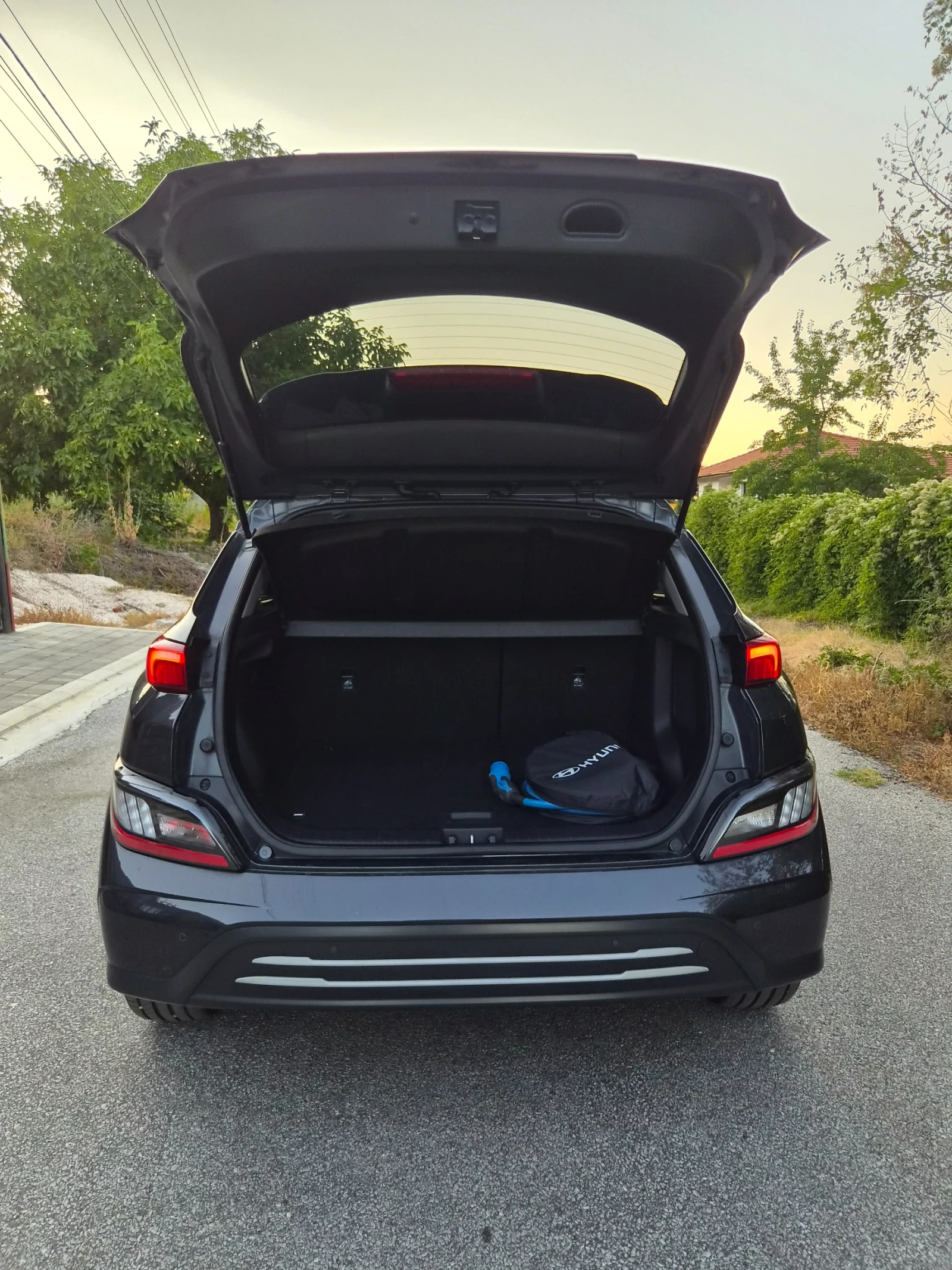 Hyundai Kona Premium/64kwh/22г/Гаранция , снимка 7 - Автомобили и джипове - 55513725