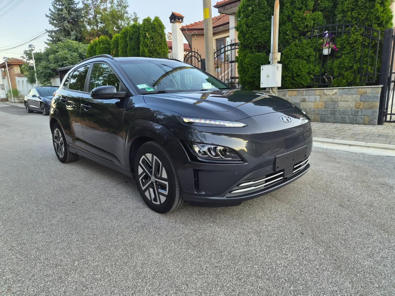 Hyundai Kona Premium/64kwh/22г/Гаранция , снимка 2 - Автомобили и джипове - 55513725