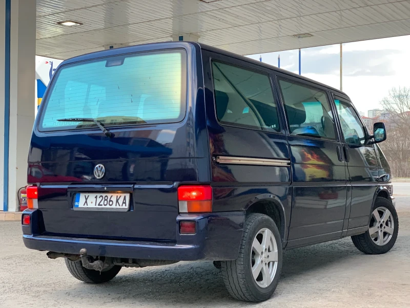 VW Caravelle, снимка 4 - Бусове и автобуси - 47667728