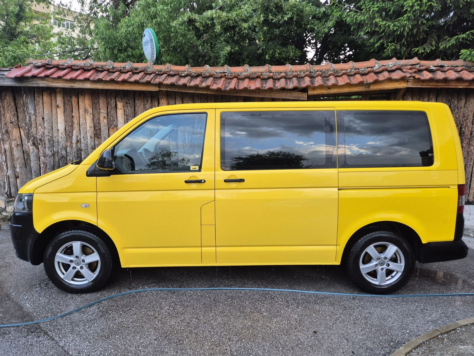 VW T5 Transporter Combi, снимка 3 - Бусове и автобуси - 54563230