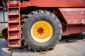 Комбайн New Holland Laverda 627, снимка 7