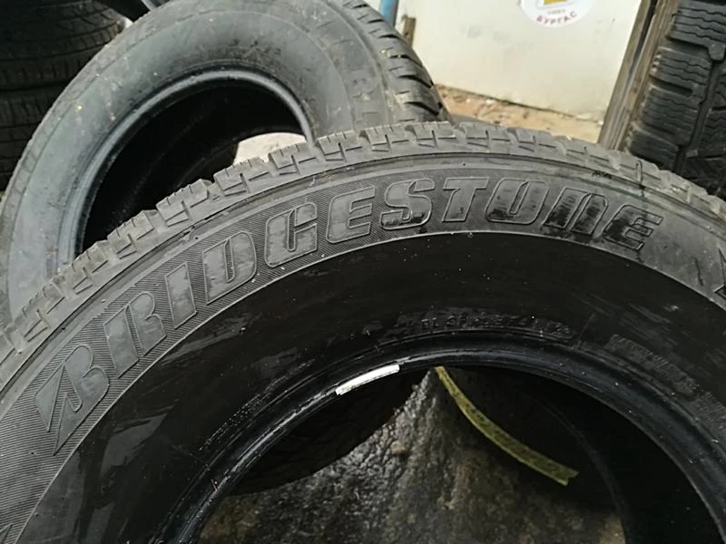 Гуми Зимни 255/70R16, снимка 4 - Гуми и джанти - 23812376