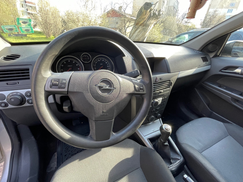 Opel Astra, снимка 6 - Автомобили и джипове - 46470086