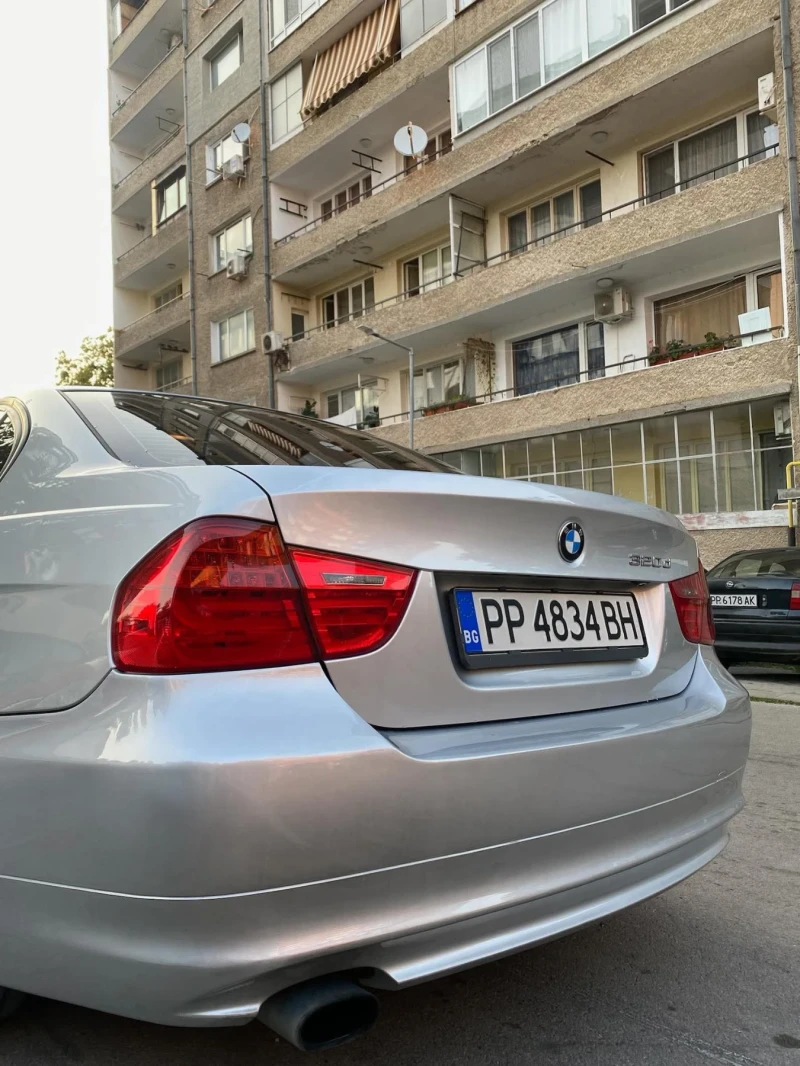 BMW 320, снимка 10 - Автомобили и джипове - 48394299