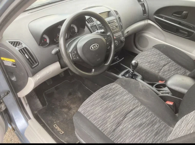 Kia Ceed 1.6 Crdi, снимка 5 - Автомобили и джипове - 48418652