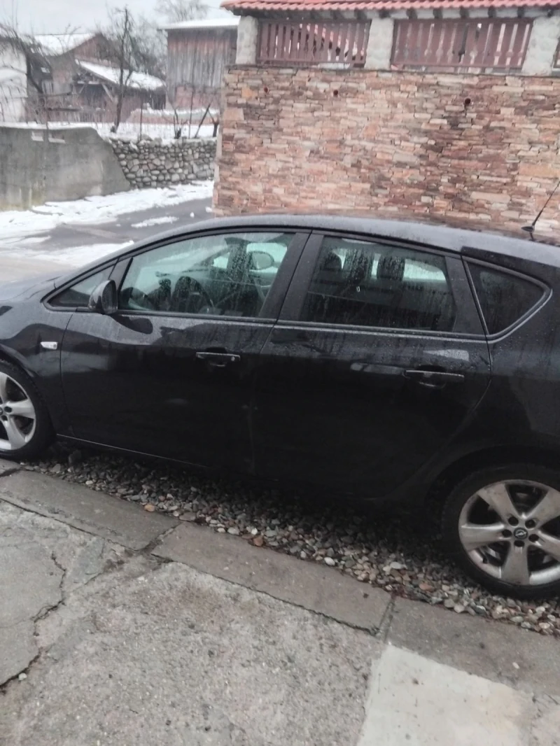 Opel Astra J, снимка 6 - Автомобили и джипове - 49090692