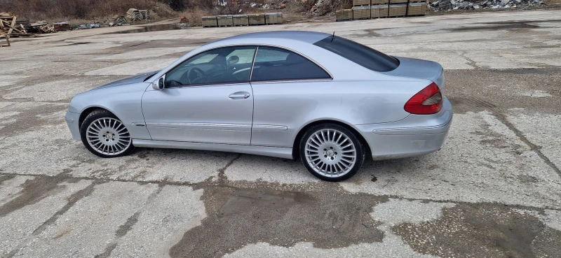 Mercedes-Benz CLK 320, снимка 4 - Автомобили и джипове - 48983465