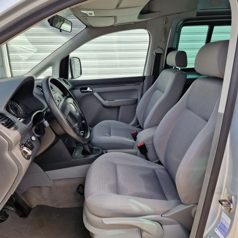 VW Caddy 1.6i , снимка 6 - Автомобили и джипове - 50257196