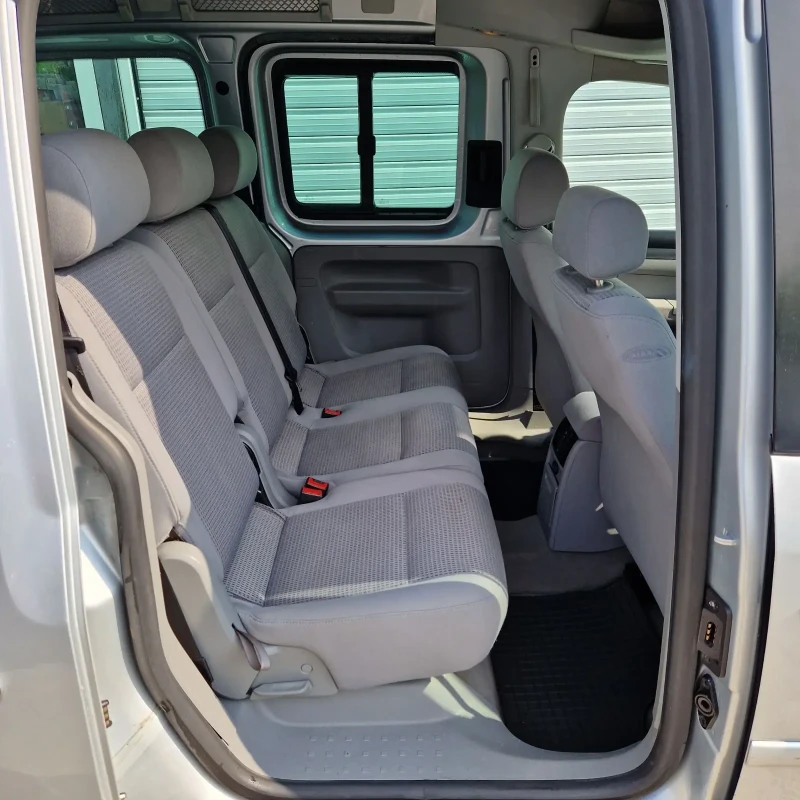 VW Caddy 1.6i , снимка 14 - Автомобили и джипове - 50257196