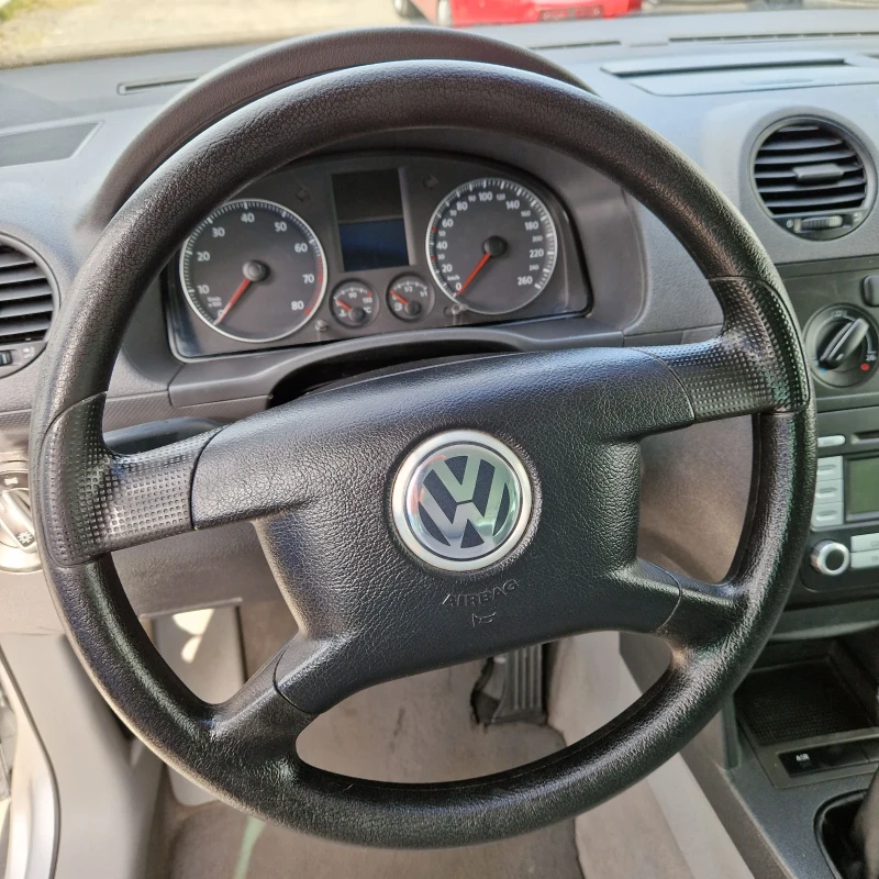 VW Caddy 1.6i , снимка 8 - Автомобили и джипове - 50257196