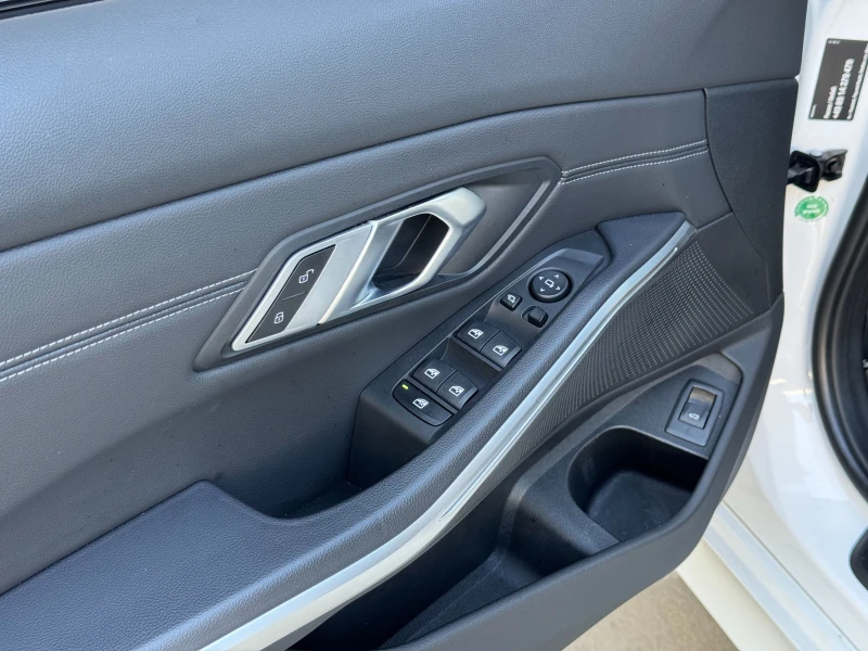 BMW 320 xDrive 20d, снимка 13 - Автомобили и джипове - 51810632