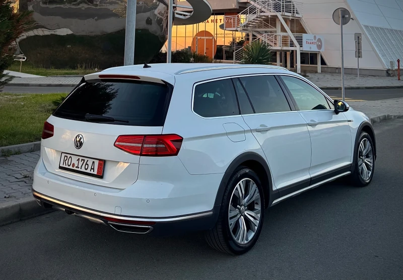 VW Alltrack 2.0TDI 4Motion Digital Keyless Go Distronic, снимка 3 - Автомобили и джипове - 52257969