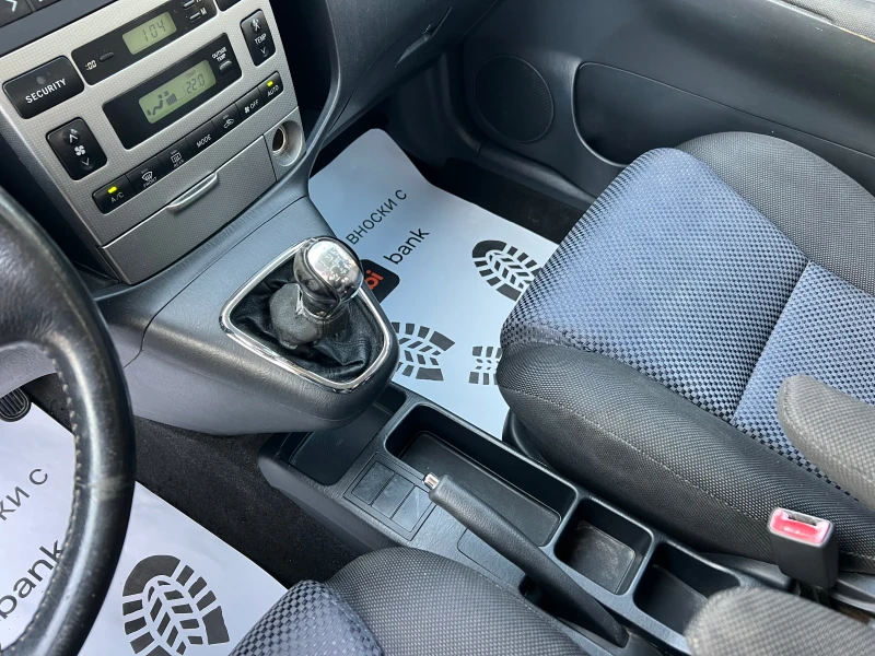 Toyota Corolla verso 1.6i-110к.с./ Климатроник/ Италия, снимка 15 - Автомобили и джипове - 52850136