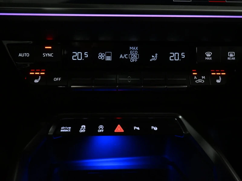 Audi A3 Quattro Technik* AWD* АвтоКредит* (ЦЕНА ДО БГ), снимка 13 - Автомобили и джипове - 53562761