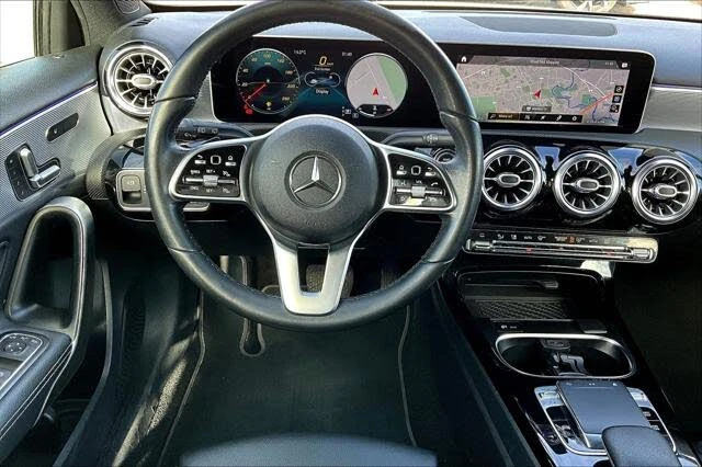 Mercedes-Benz A 250 ПАНОРАМА* ПАМЕТ* DIGITAL* КАМЕРА* ПОДГРЕВ* КОЖА* , снимка 8 - Автомобили и джипове - 53139562