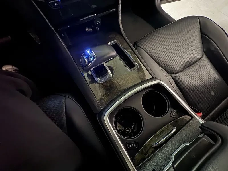 Chrysler 300c 3.6 AWD - САМО 30% АВАНС, снимка 15 - Автомобили и джипове - 56251080