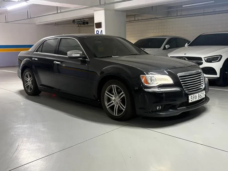 Chrysler 300c 3.6 AWD - САМО 30% АВАНС, снимка 2 - Автомобили и джипове - 56251080
