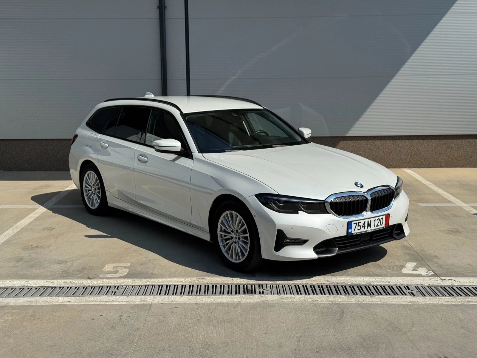 BMW 320 xDrive 20d, снимка 1
