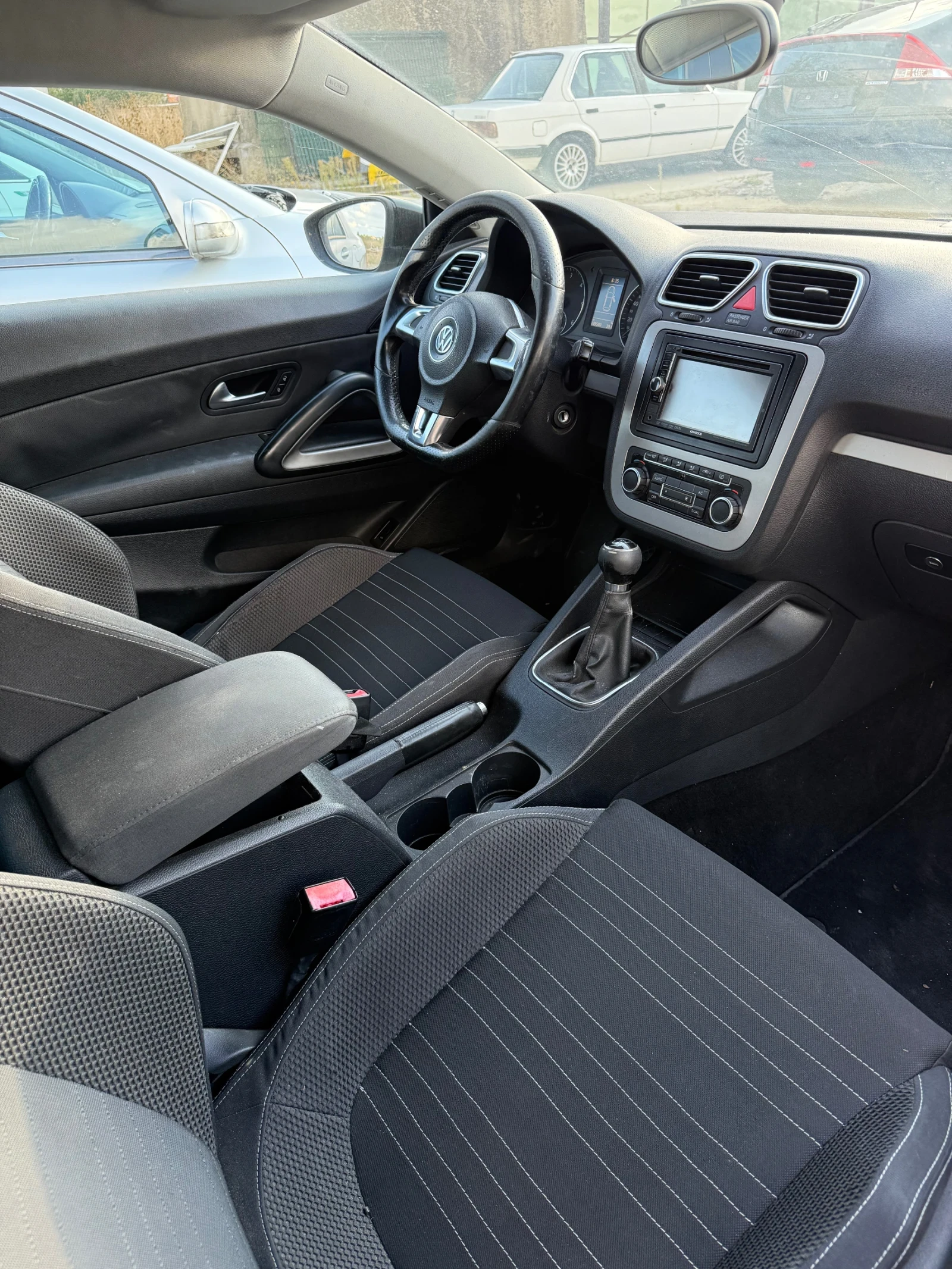 VW Scirocco 2.0TDI - изображение 7