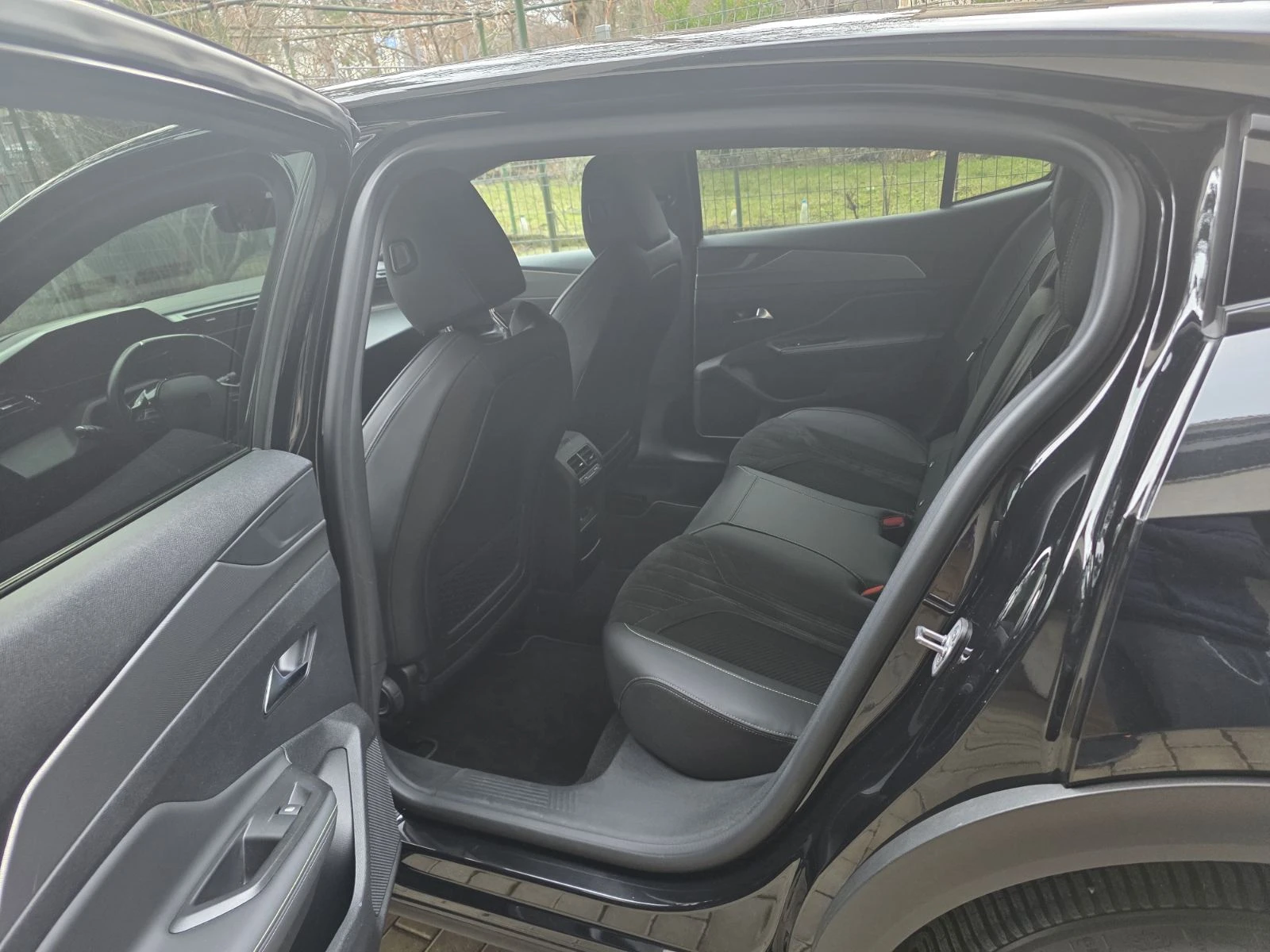 Peugeot 408 GT 1.6 plug-in hybrid e-EAT8 EURO 6.4  - изображение 9