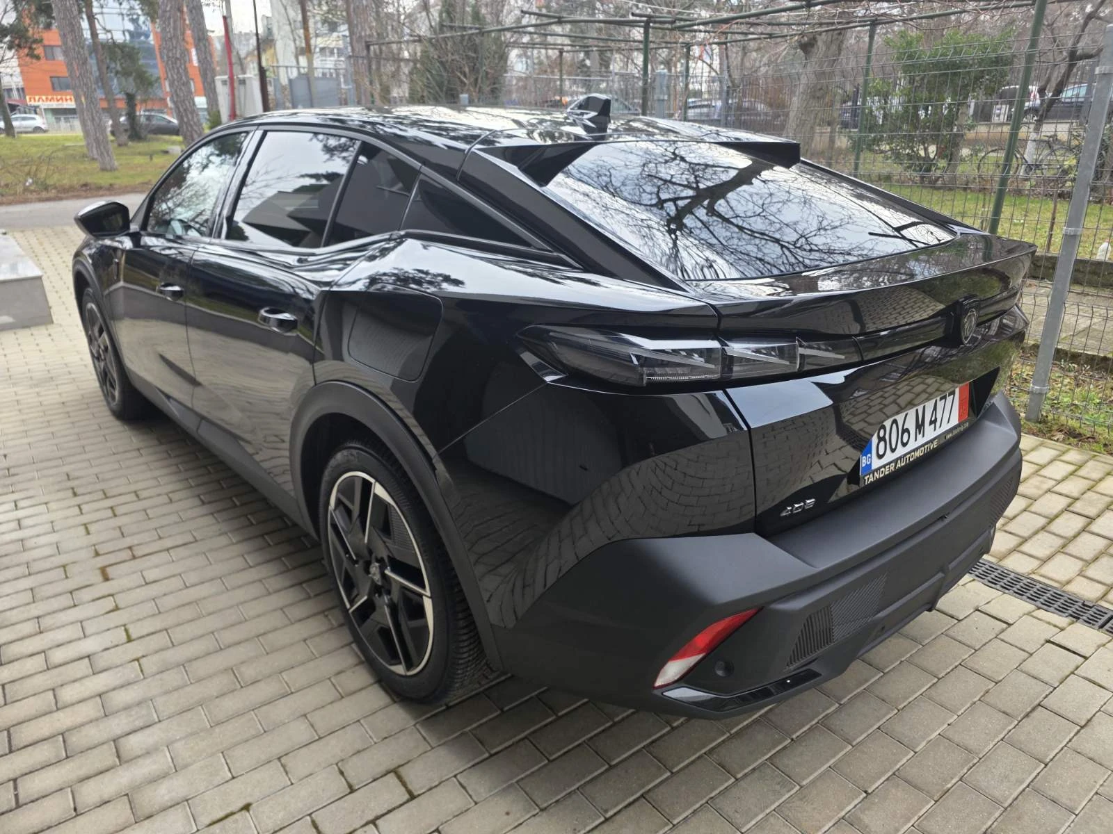 Peugeot 408 GT 1.6 plug-in hybrid e-EAT8 EURO 6.4  - изображение 4