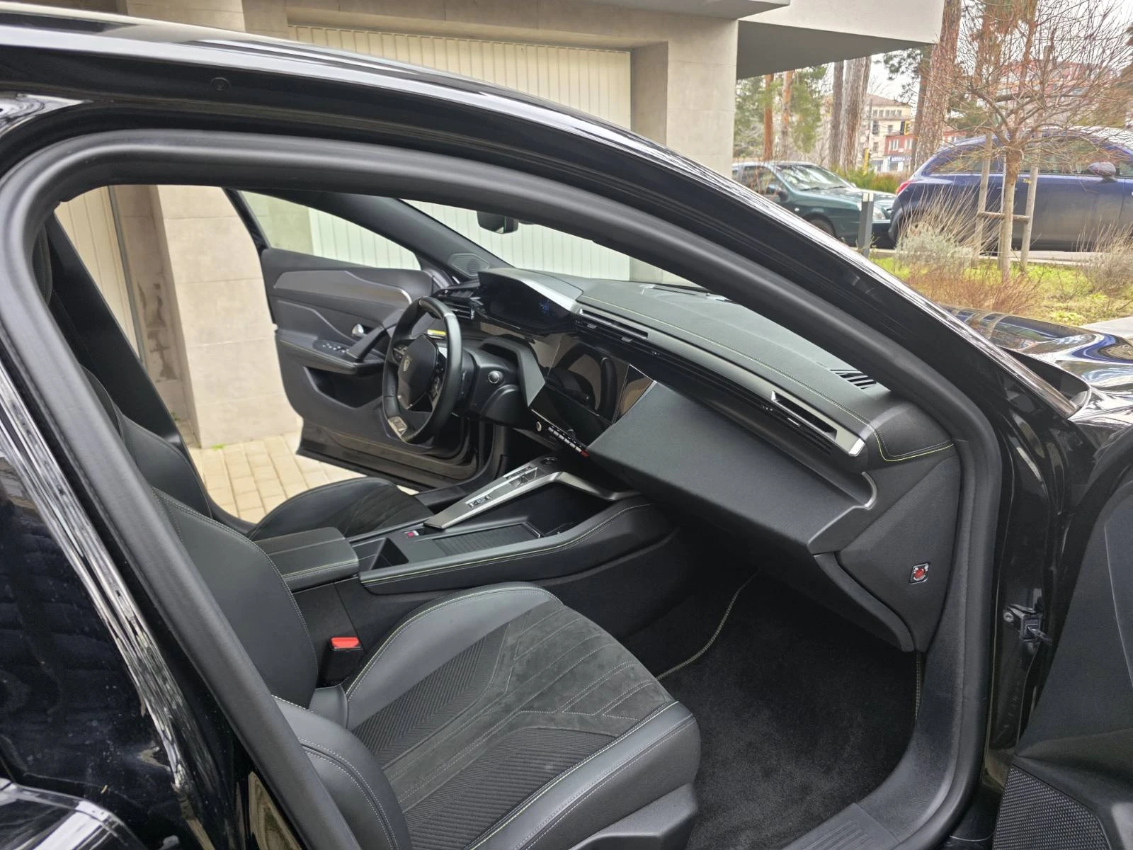 Peugeot 408 GT 1.6 plug-in hybrid e-EAT8 EURO 6.4  - изображение 8