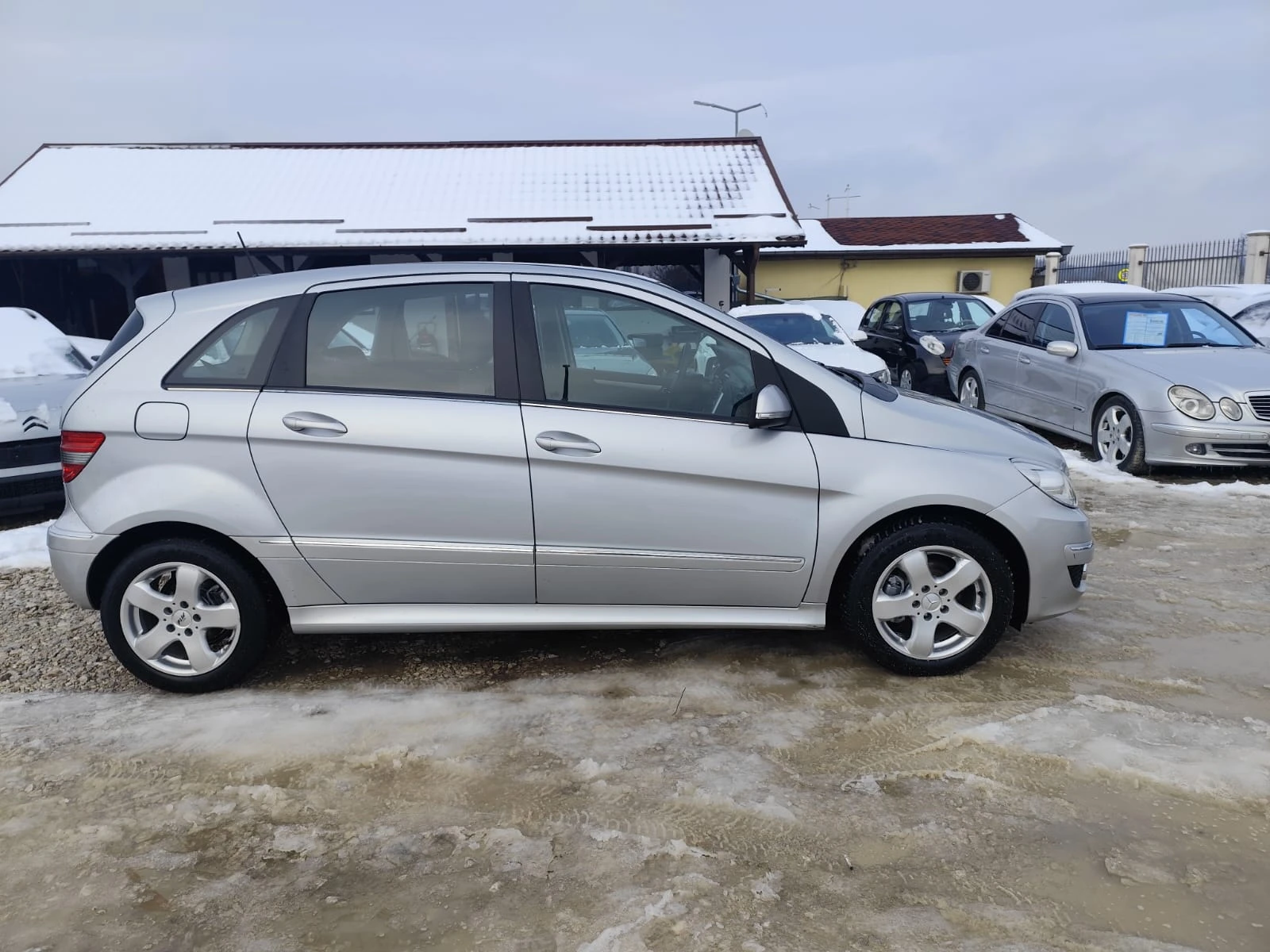 Mercedes-Benz B 180 2.0 дизел - изображение 4