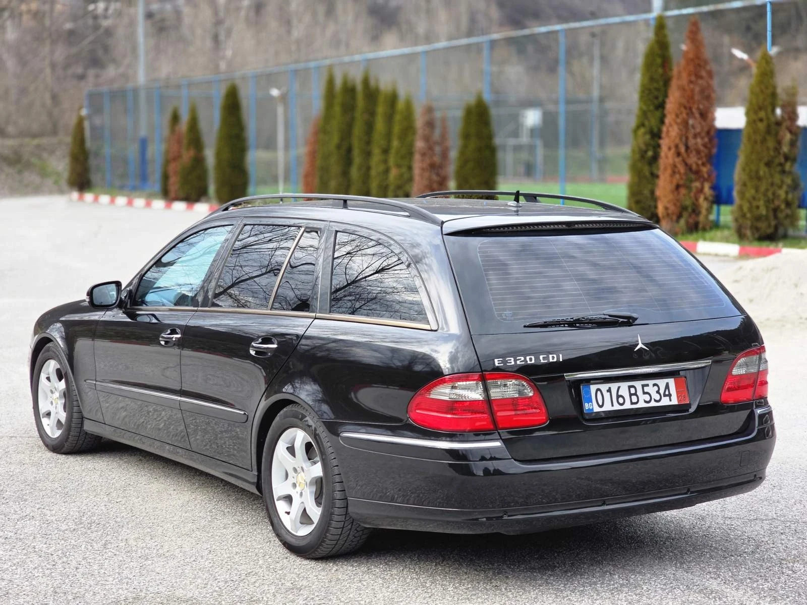 Mercedes-Benz E 320 Топ състояние  - изображение 7