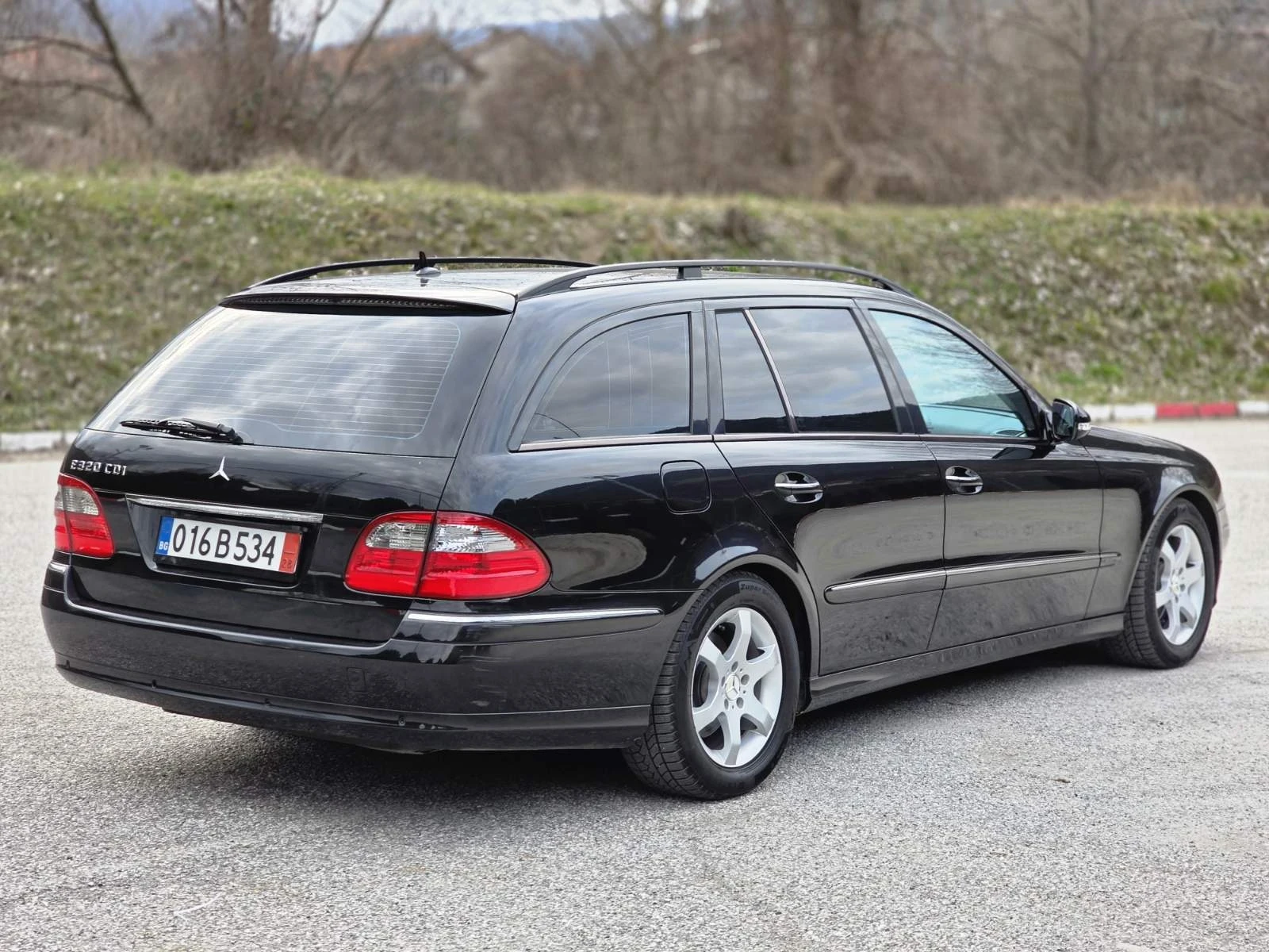 Mercedes-Benz E 320 Топ състояние  - изображение 6
