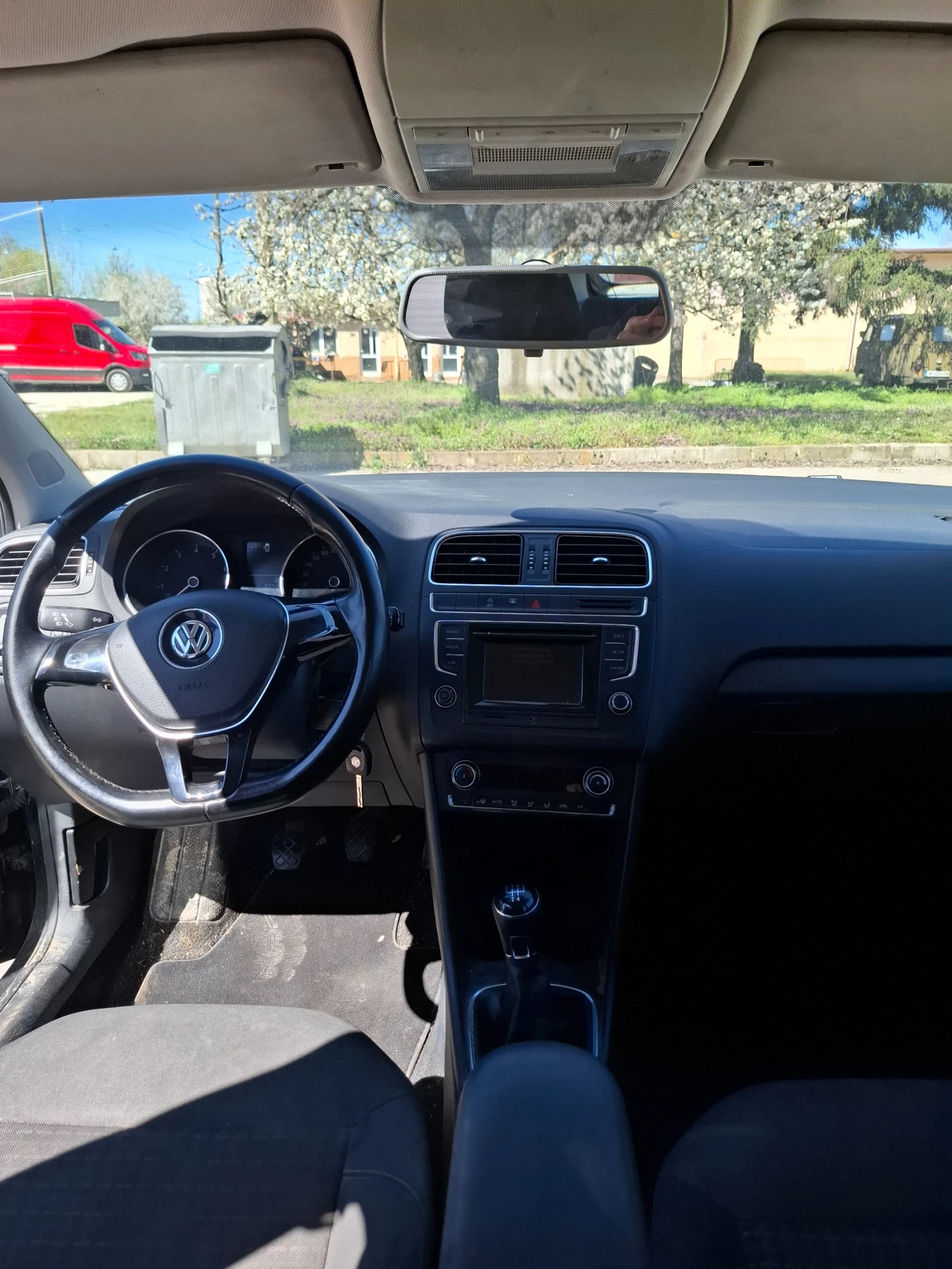 VW Polo, снимка 6 - Автомобили и джипове - 54112344