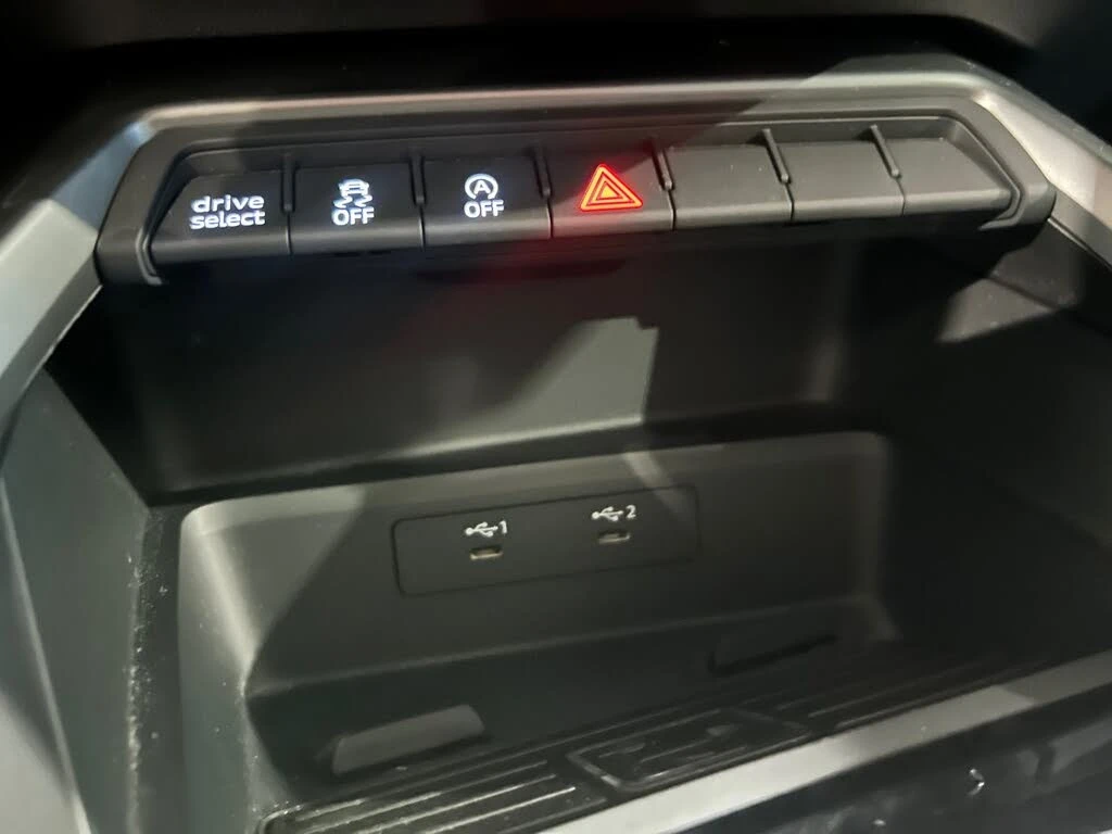 Audi A3 40 TFSI quattro Komfort AWD, снимка 13 - Автомобили и джипове - 54486184