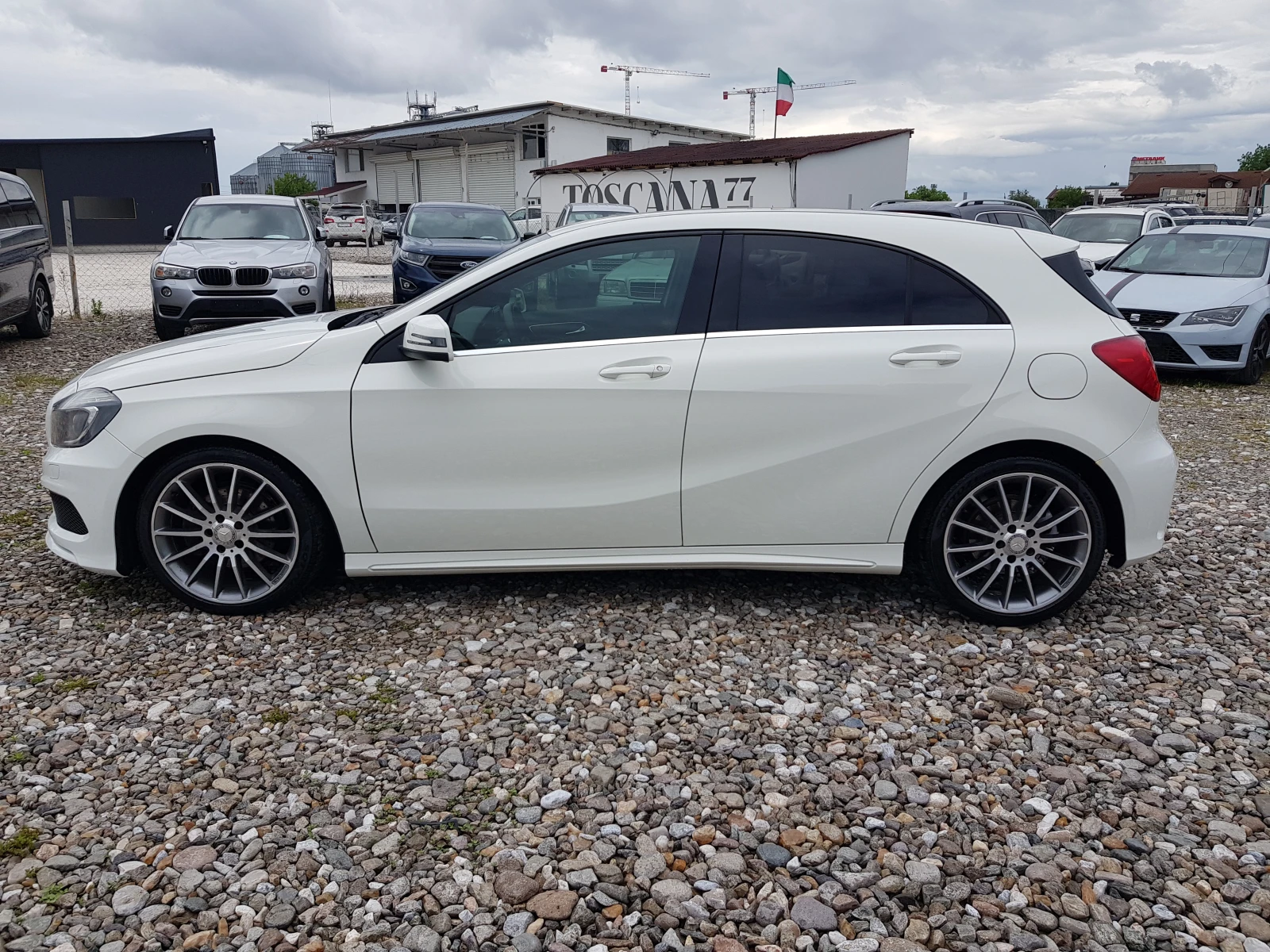 Mercedes-Benz A 180 CDI AMG PREMIUM АВТОМАТИК, снимка 8 - Автомобили и джипове - 54643934