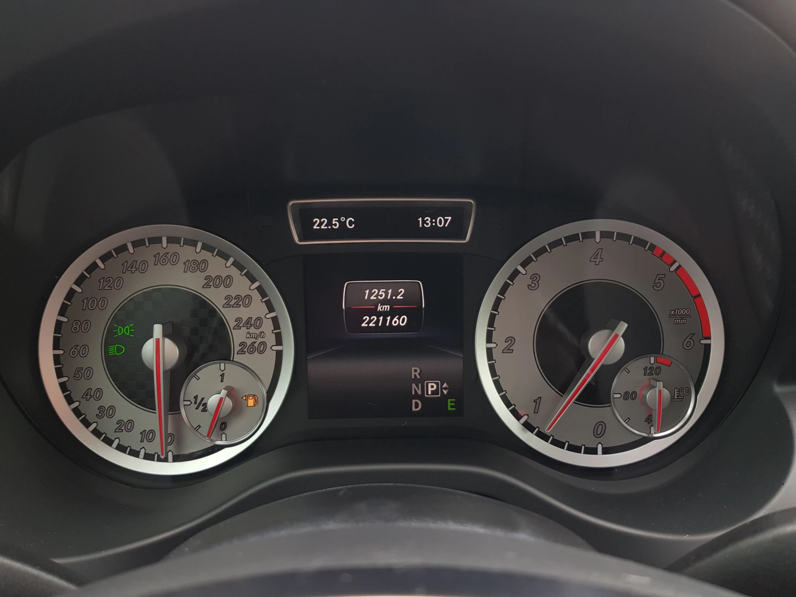 Mercedes-Benz A 180 CDI AMG PREMIUM АВТОМАТИК, снимка 13 - Автомобили и джипове - 54643934
