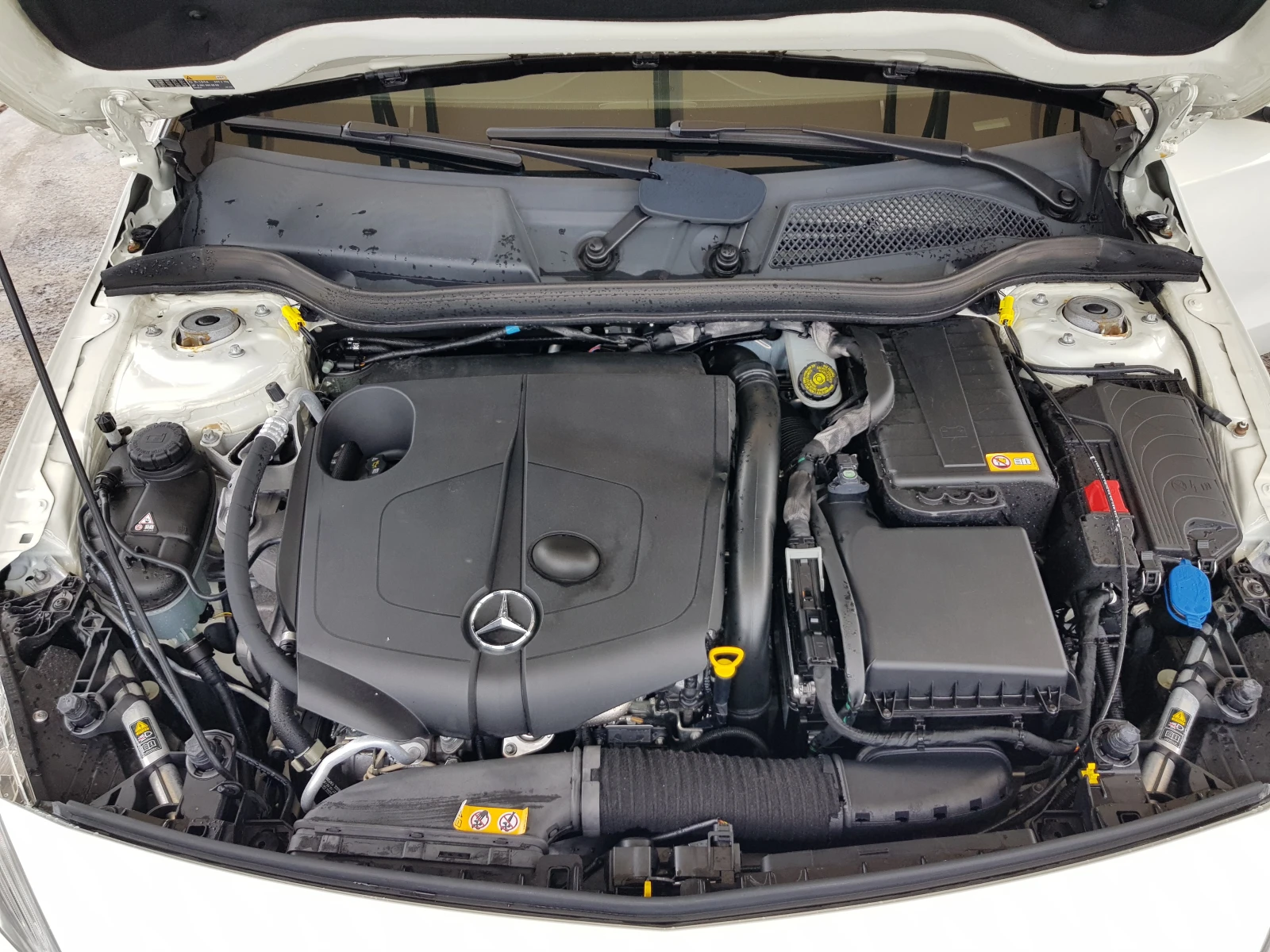 Mercedes-Benz A 180 CDI AMG PREMIUM АВТОМАТИК, снимка 16 - Автомобили и джипове - 54643934