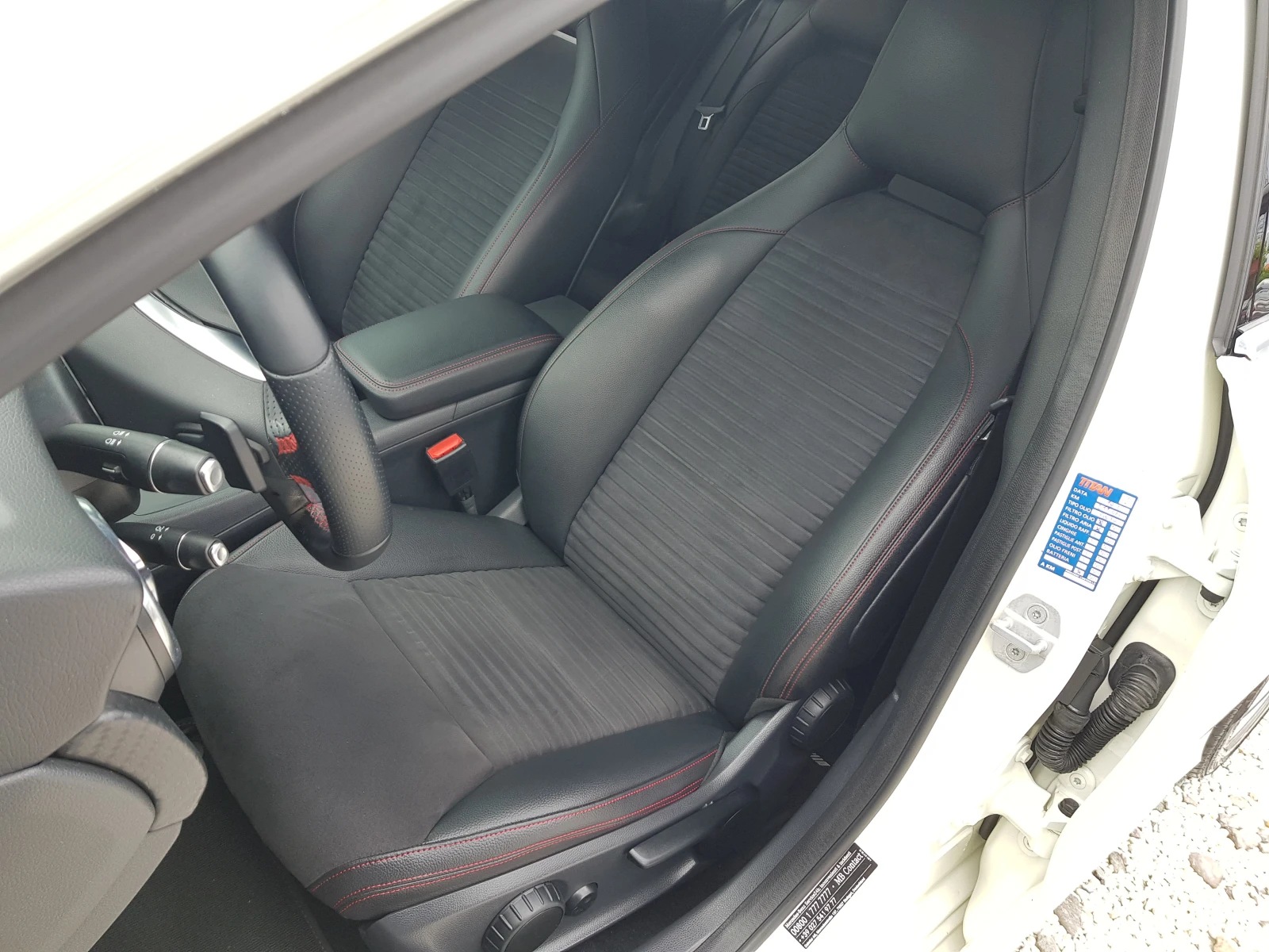 Mercedes-Benz A 180 CDI AMG PREMIUM АВТОМАТИК, снимка 9 - Автомобили и джипове - 54643934