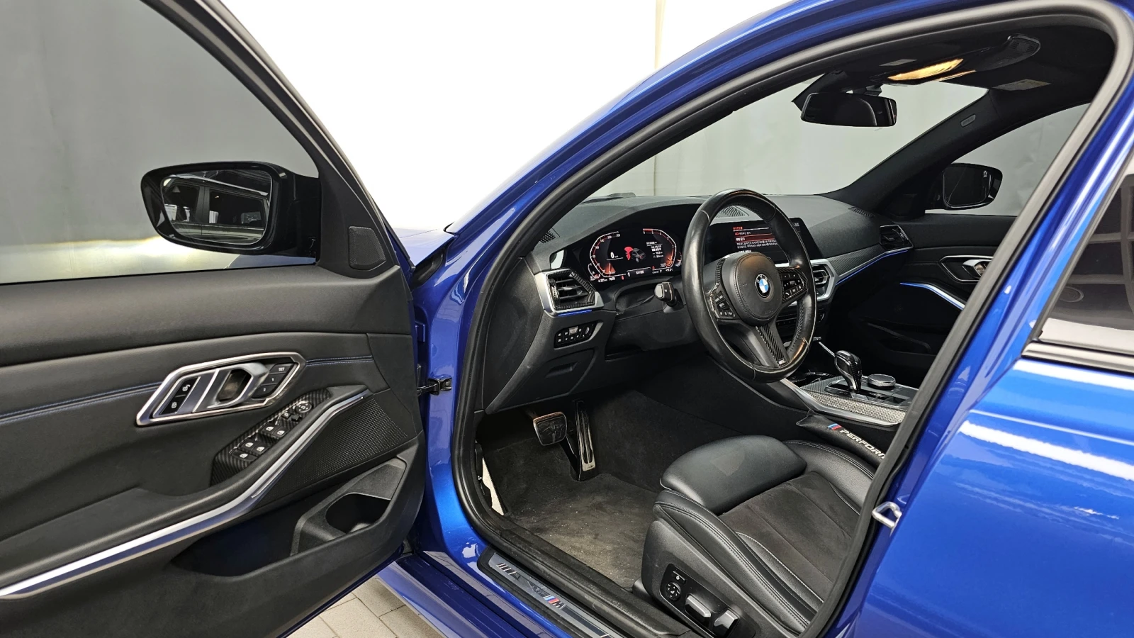 BMW 320 HUD* BLIND SPOT* ПОДГРЕВ ВОЛАН* ЛЮК* КРАЙНА ЦЕНА, снимка 10 - Автомобили и джипове - 55593778