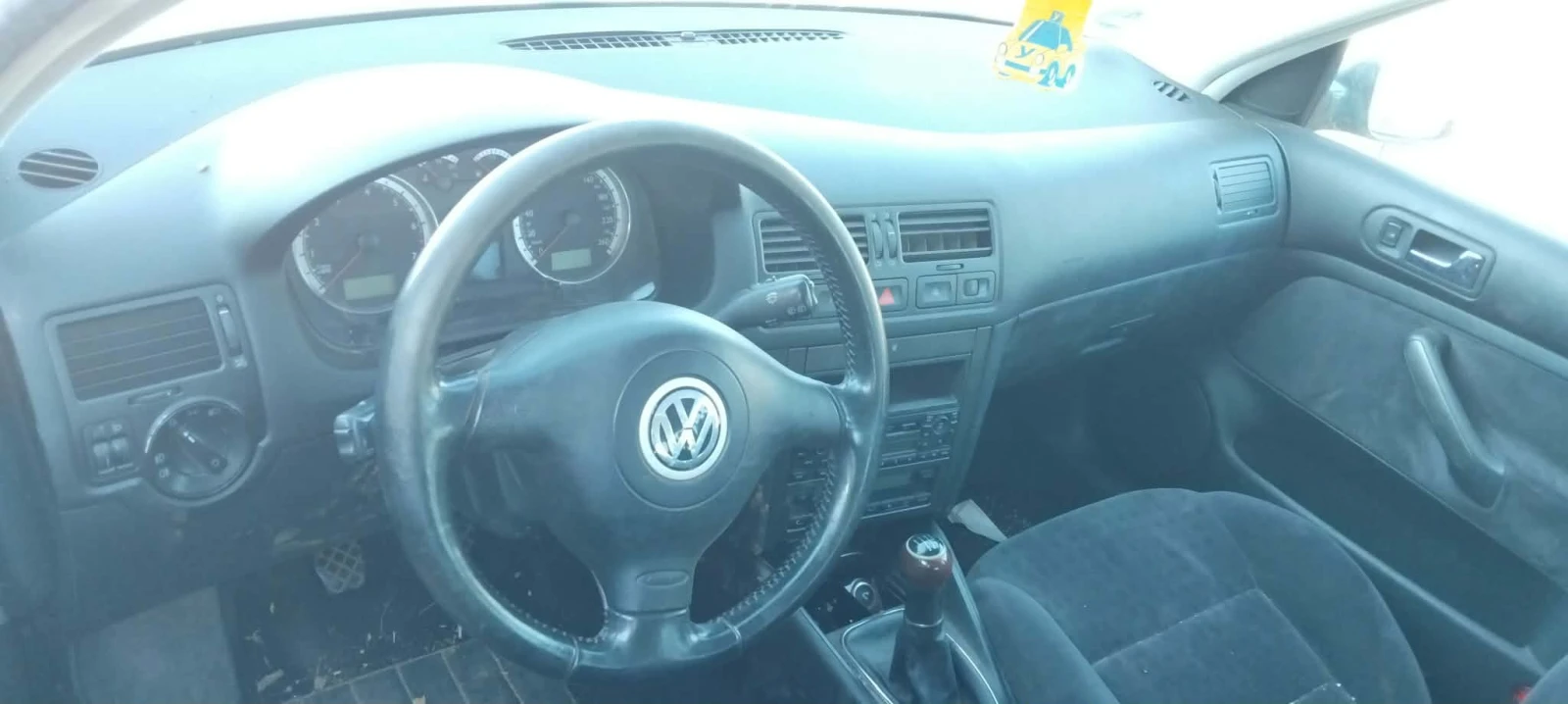 VW Bora 1.6, снимка 4 - Автомобили и джипове - 55796469