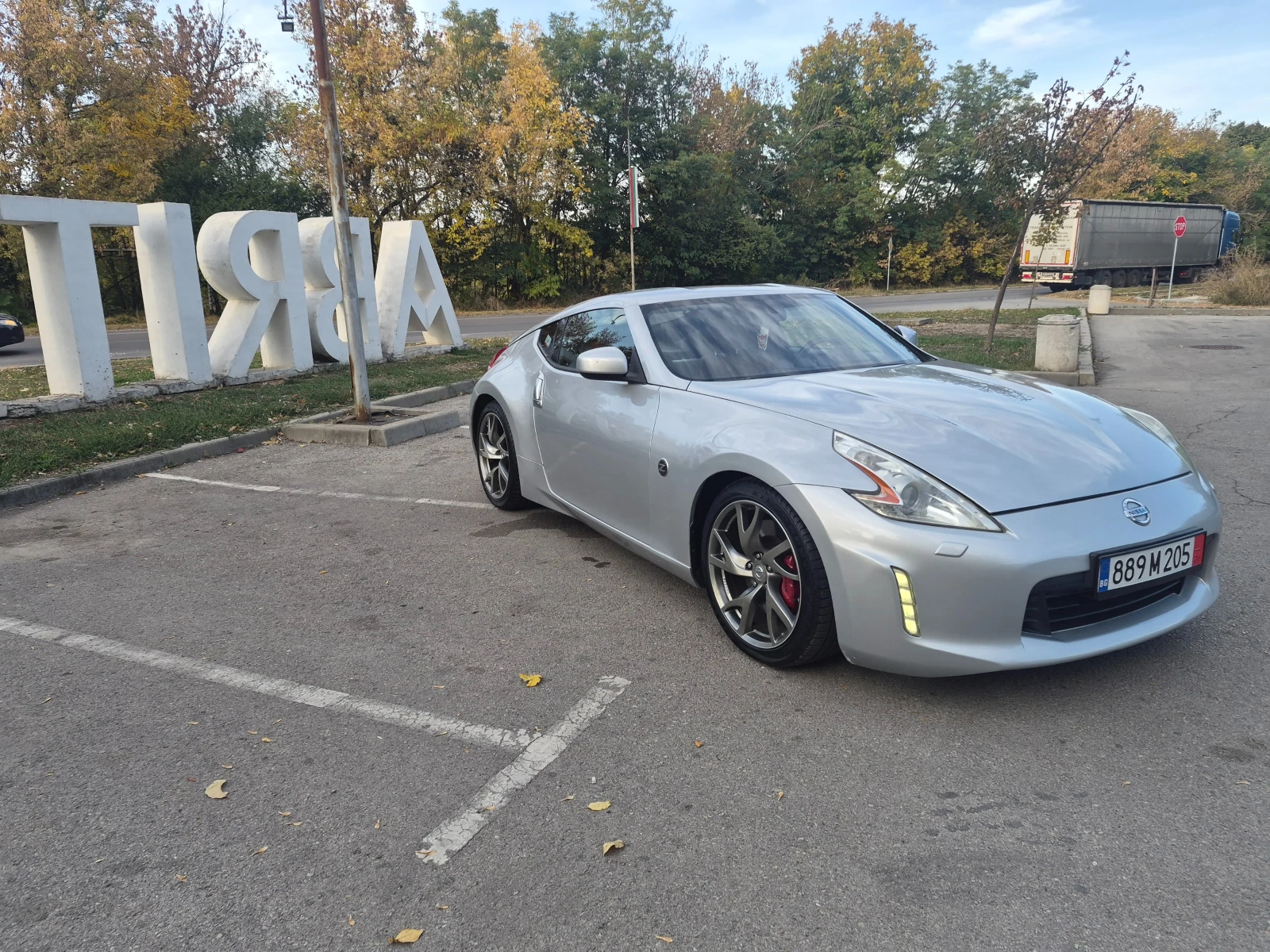 Nissan 370Z, снимка 2 - Автомобили и джипове - 56504016