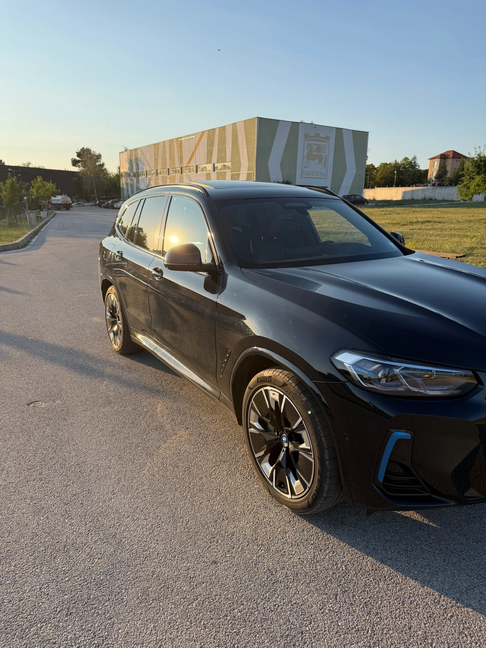 BMW iX3, снимка 2 - Автомобили и джипове - 56629131