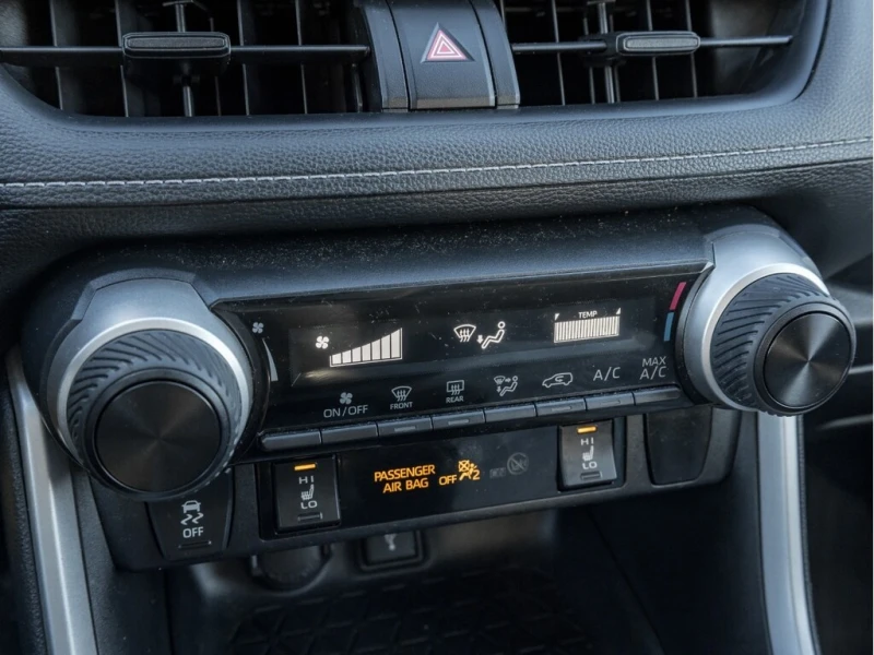 Toyota Rav4 * LE FWD * CARFAX * ЦЕНА ДО БЪЛГАРИЯ* , снимка 16 - Автомобили и джипове - 52828560