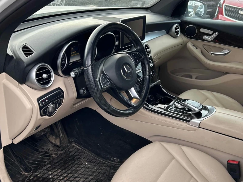 Mercedes-Benz GLC * 300 * CARFAX * БЕЗ ПЪРВОНАЧАЛНА ВНОСКА, снимка 6 - Автомобили и джипове - 52830690